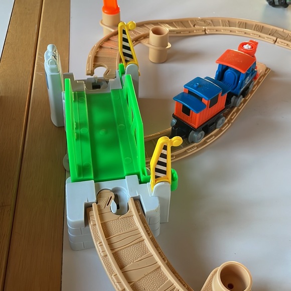 VTG 1992 Fisher Price Flip Track Rail & Road - Picture 5 of 16